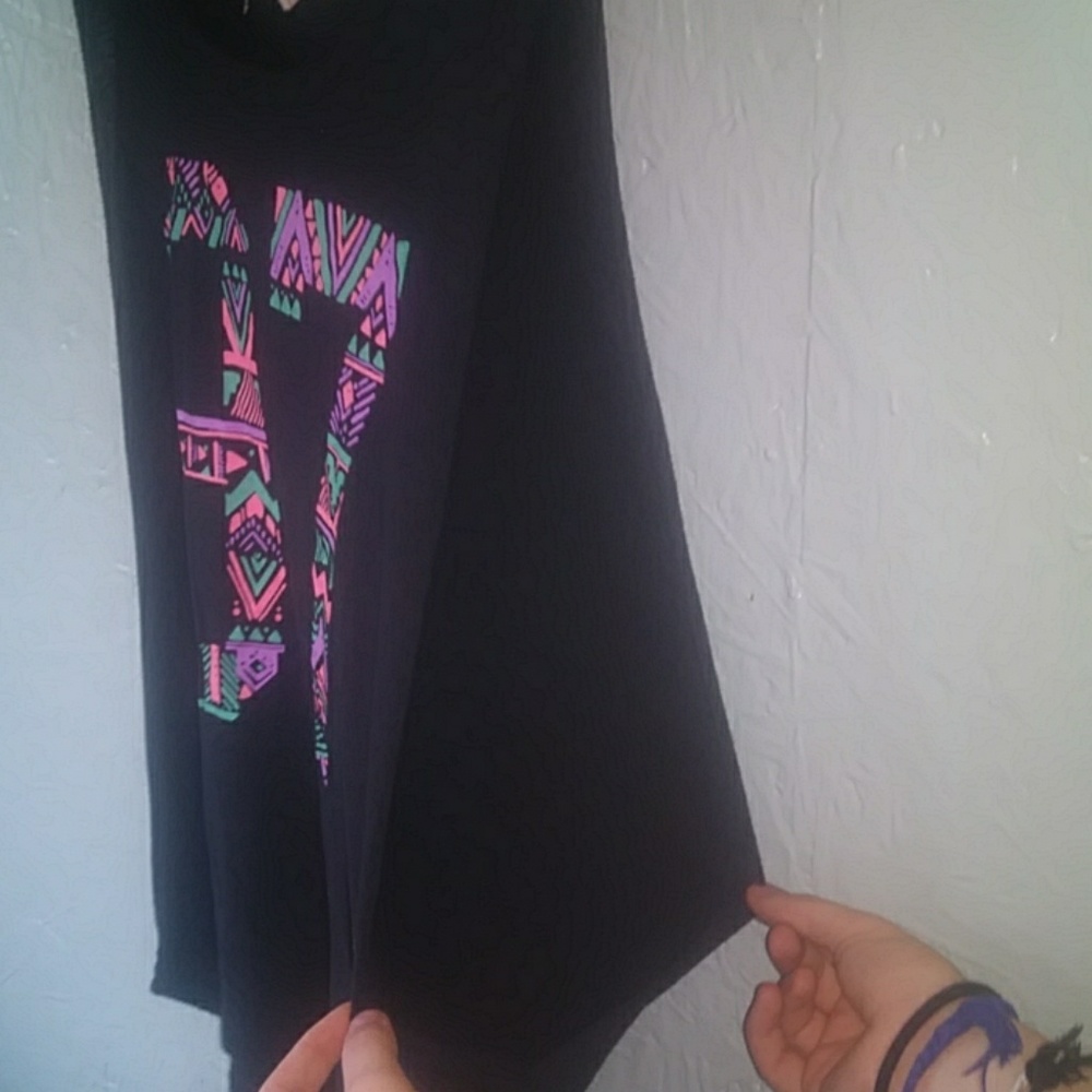 Shirt - Picture 2 of 3